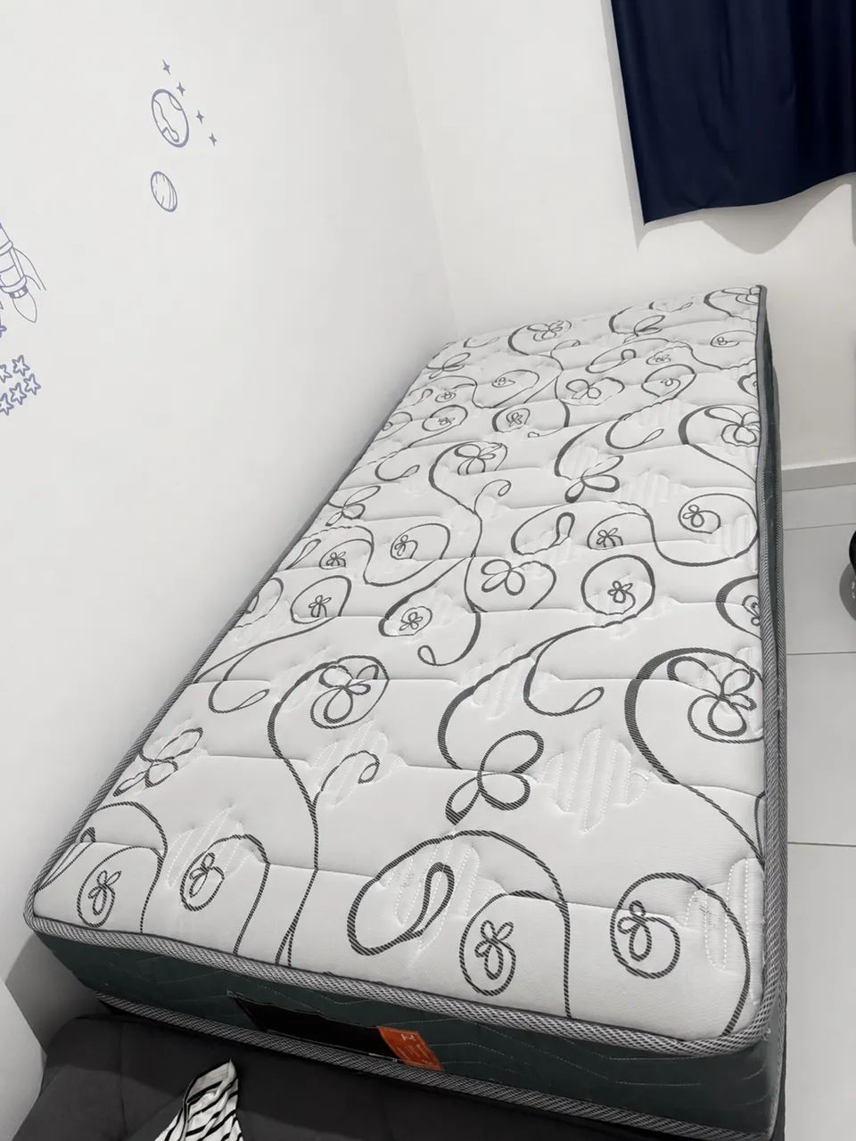 Cama de Solteiro com Colchão - Excelente Estado - Foto 2