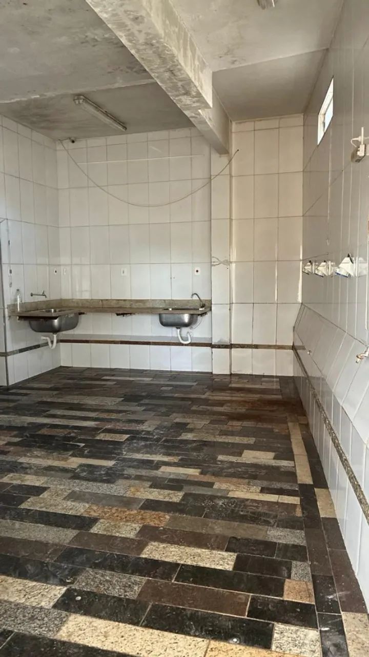 CÔMODO COMERCIAL COM CÂMARA FRIA NO SANTA MARIA - Foto 2