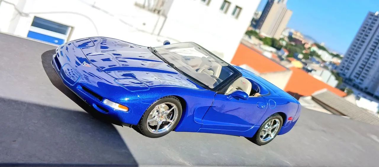 Miniatura 1/18 Corvette AUTO ART - Hobbies e coleções - Parque das