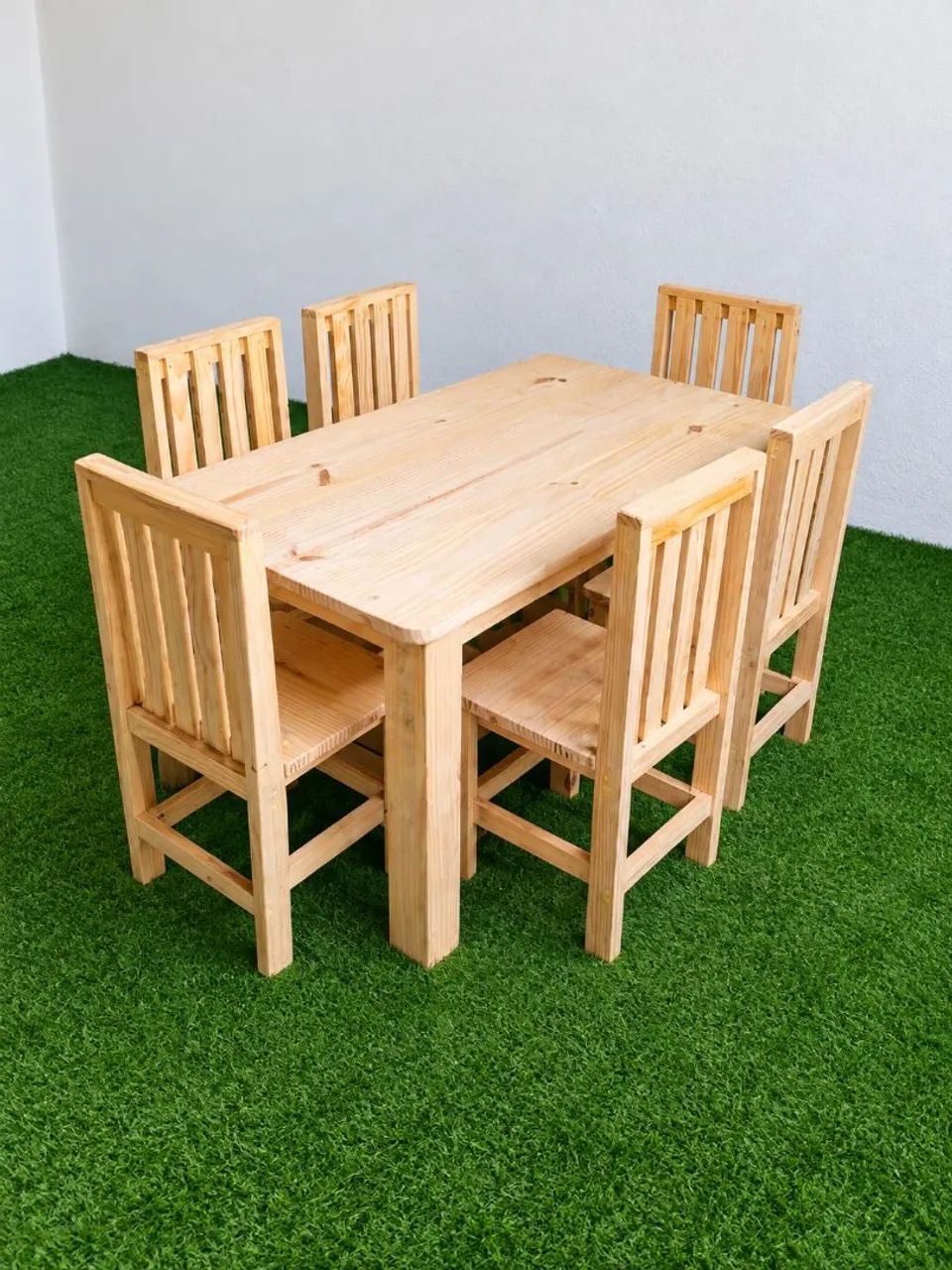 Conjunto mesa e 6 cadeiras infantis 