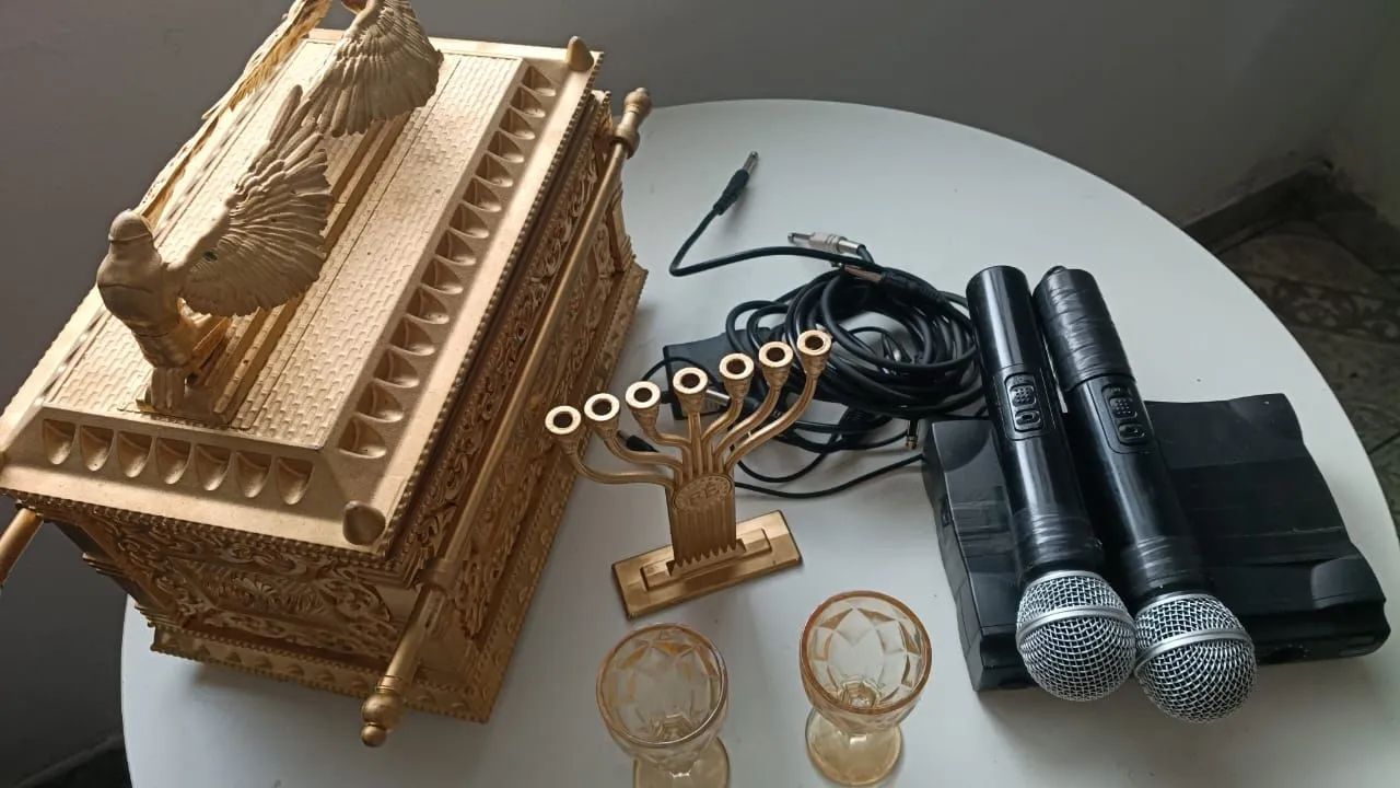 Microfone e arca da aliança  - Foto 4