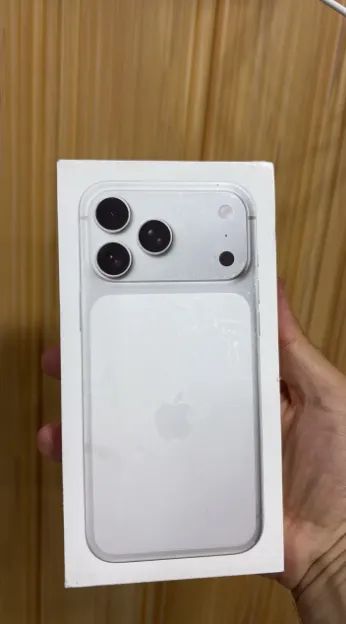 iPhone 17 Pro Max 256gb - LACRADO! - Celulares e Smartphones