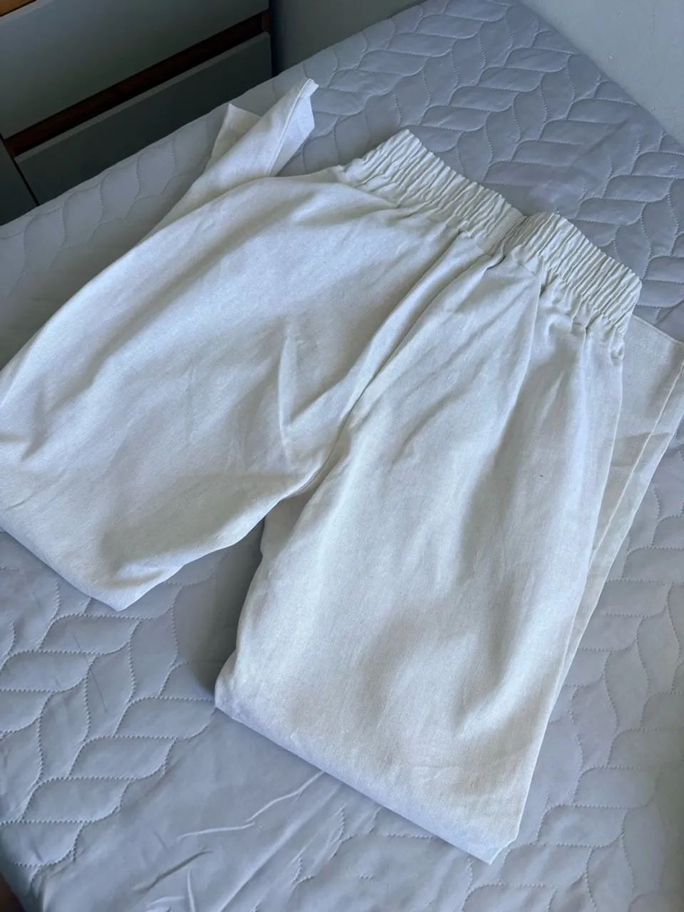 Calça de elástico nova 