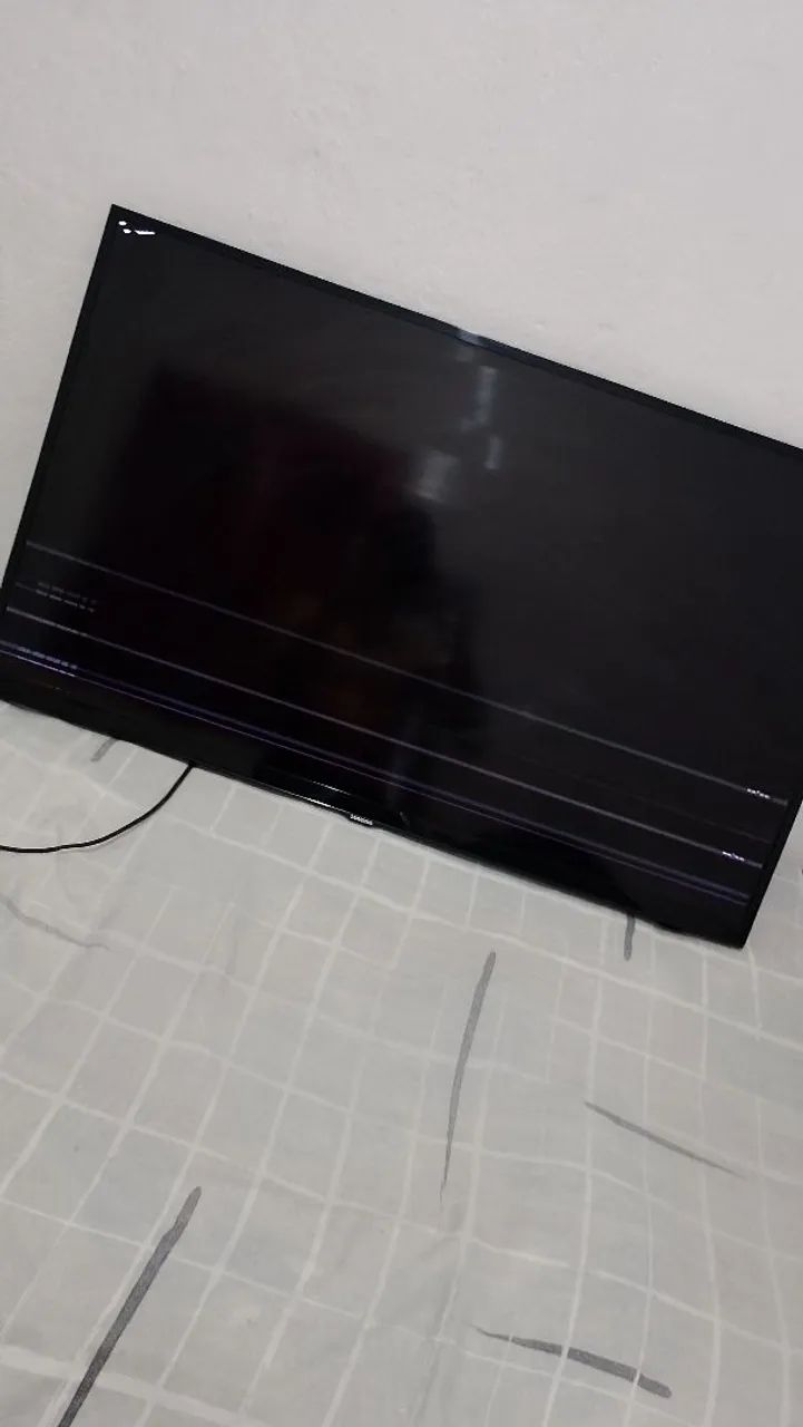 Vendo TV Samsung 43 polegadas (Não é Smart) está funcionando 