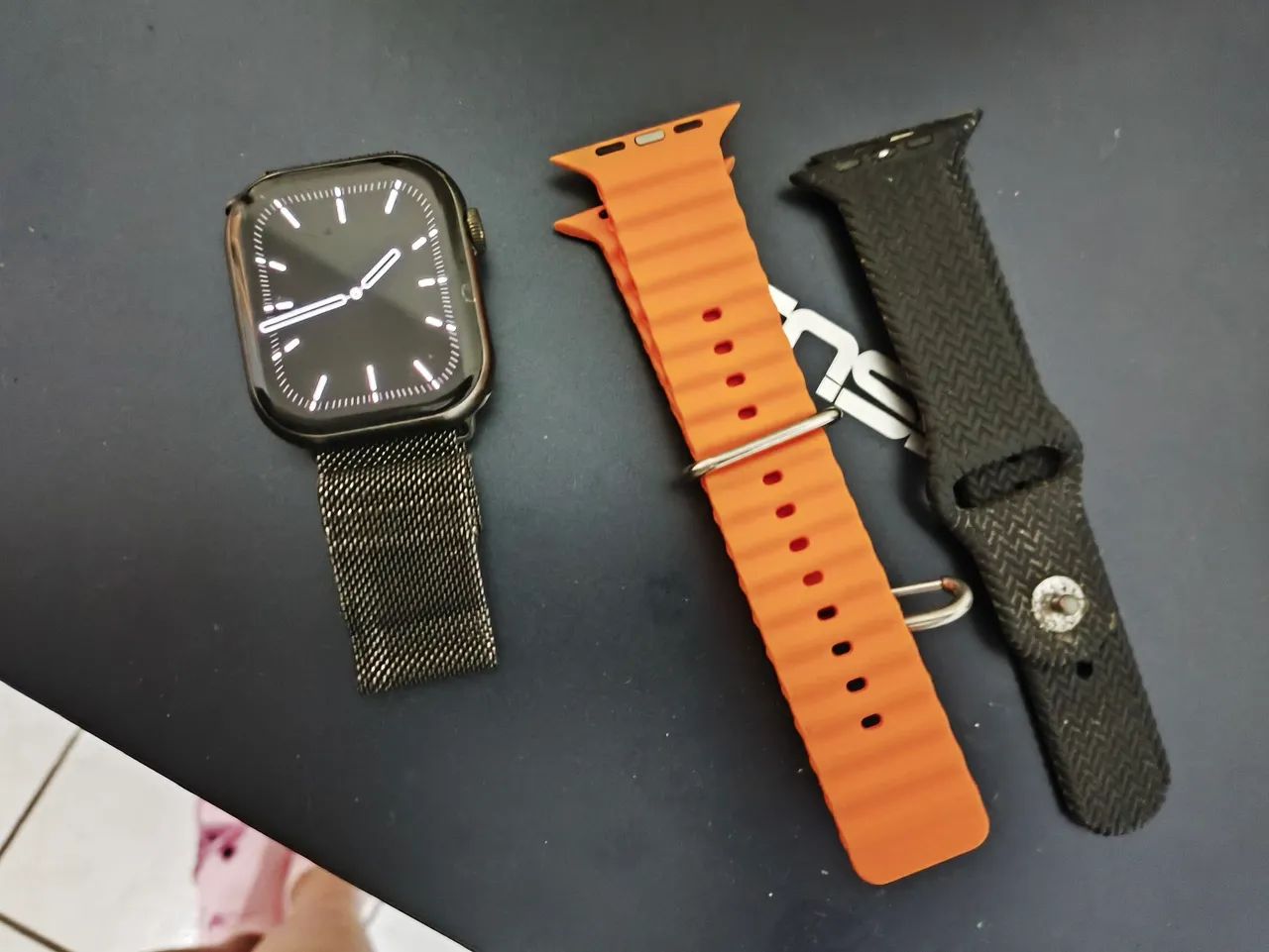 Tênis e relógio smart