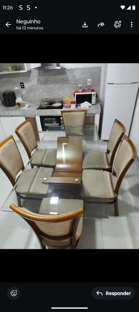 Mesa com 6 cadeiras