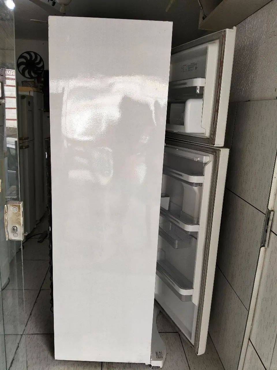 Geladeira  com garantia e entrega grátis  - Foto 5