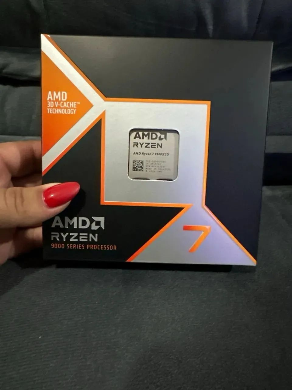 AMD RYZEN 7 9800x3D - Foto 3