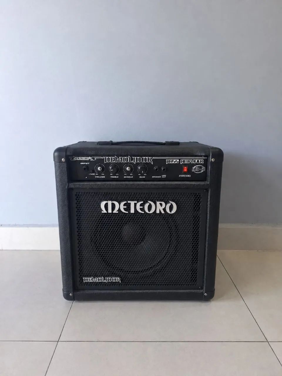 Amplificador Contra baixo 