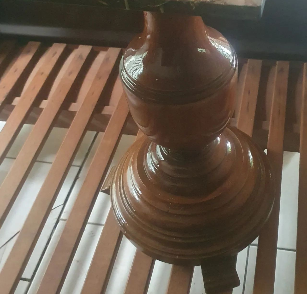 Pé de mesinha de canto. Madeira maciça.  - Foto 2