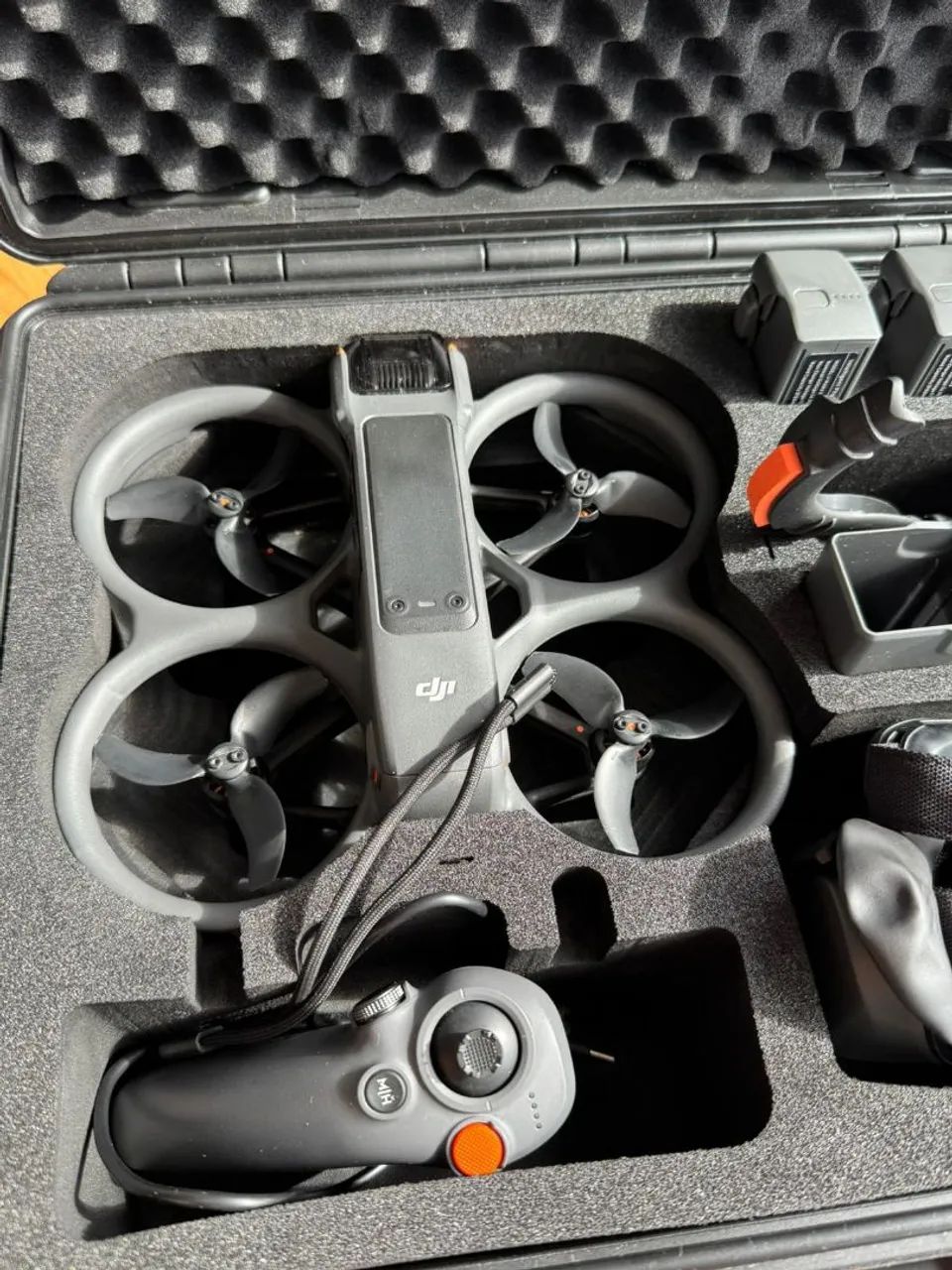 DJI Avata 2 FPV Drone with 3-Battery Fly More Combo - Foto 4
