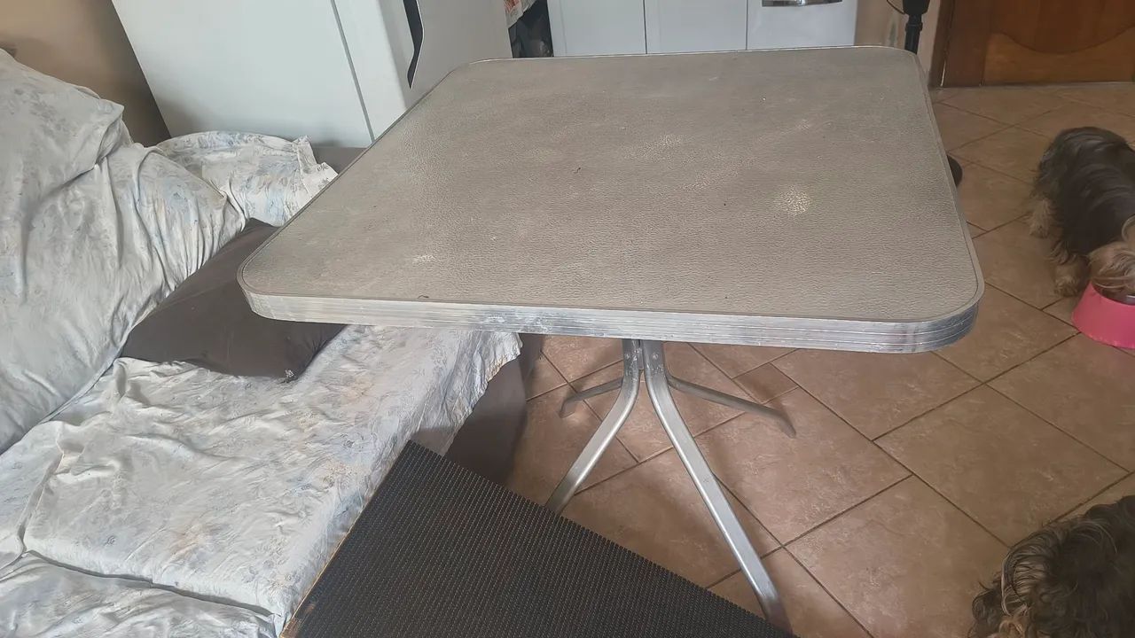 Vende-se essa mesa alumínio  - Foto 2