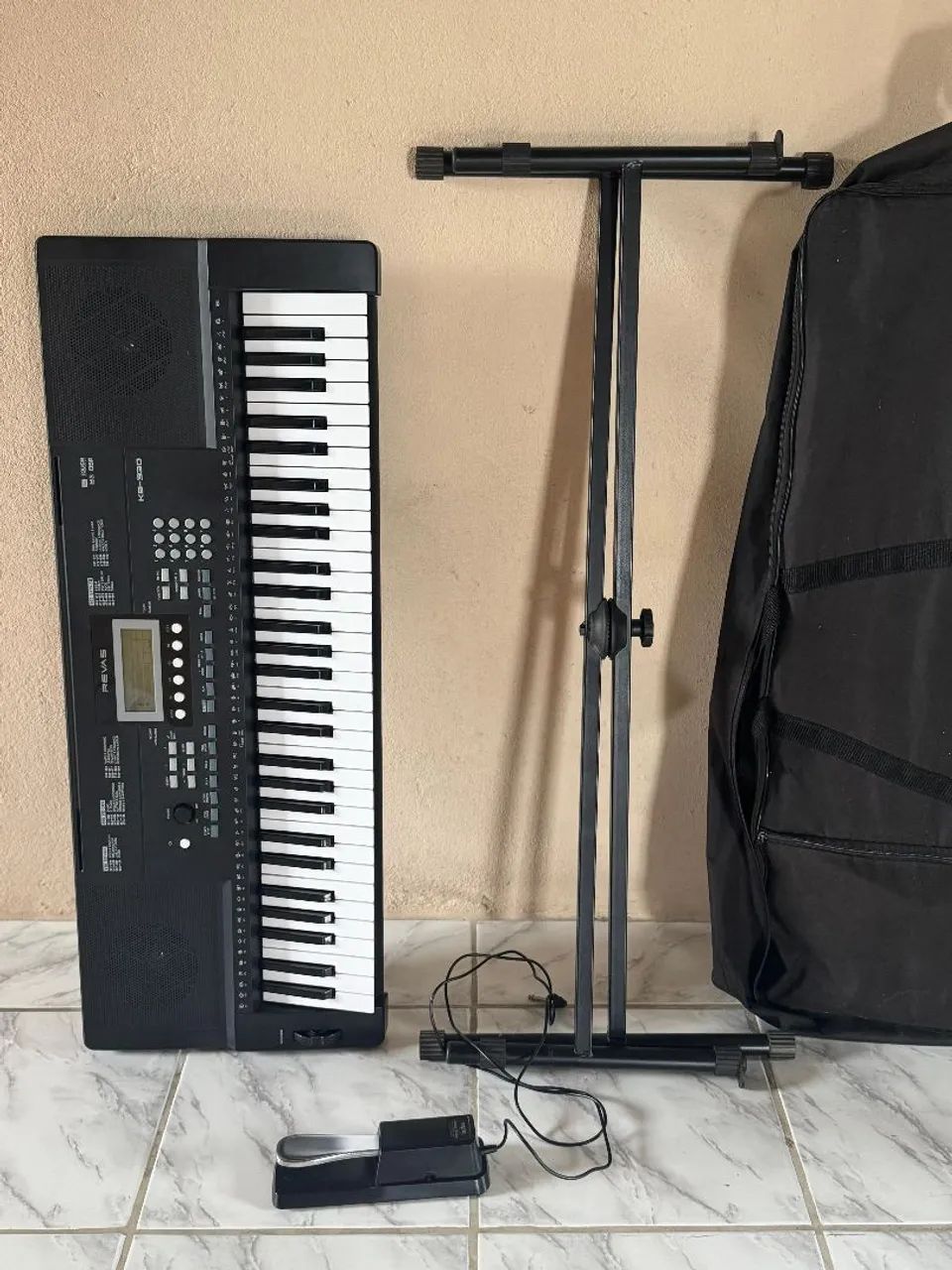 Teclado Roland Revas Kb-330 + sustain + fonte