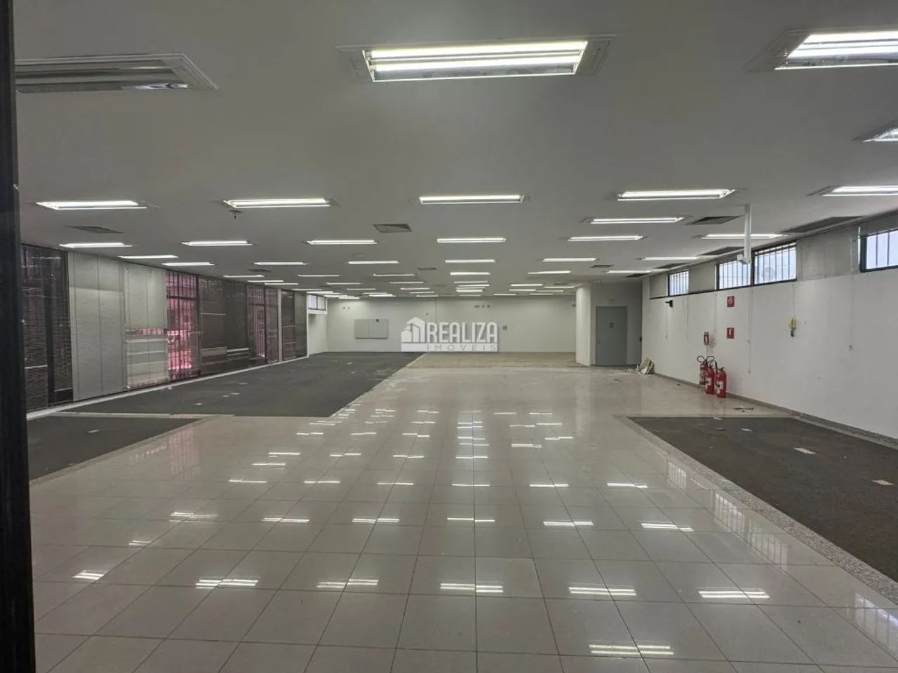 Excelente Ponto Comercial no Centro de Uberaba | 18 Garagens - Foto 3