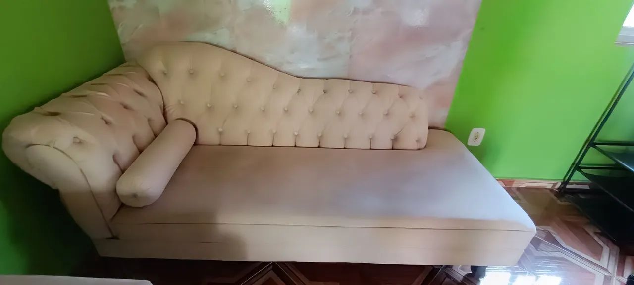 DIVÃ CAPITONÊ CONJUNTO COM 2 POLTRONAS 