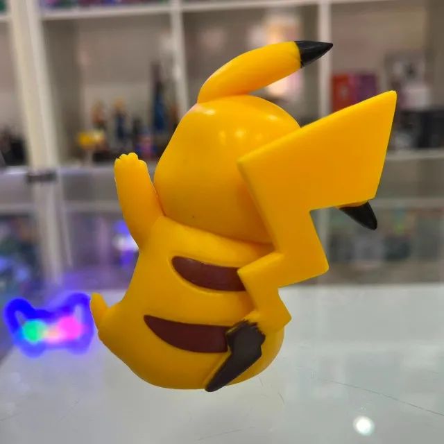 Pokémon Pikachu acenando - Foto 4