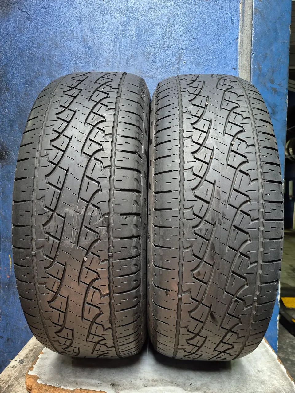 Pneus 235/65r17 pirelli 