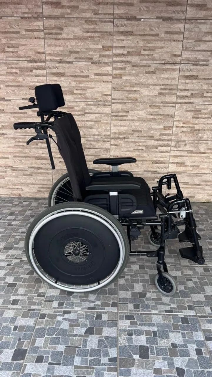 Cadeira de rodas em ótimo estado pouco uso