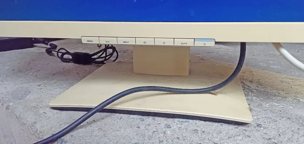 Monitor 22 polegadas Fujitsu com VGA e DVi funcioando  - Foto 4