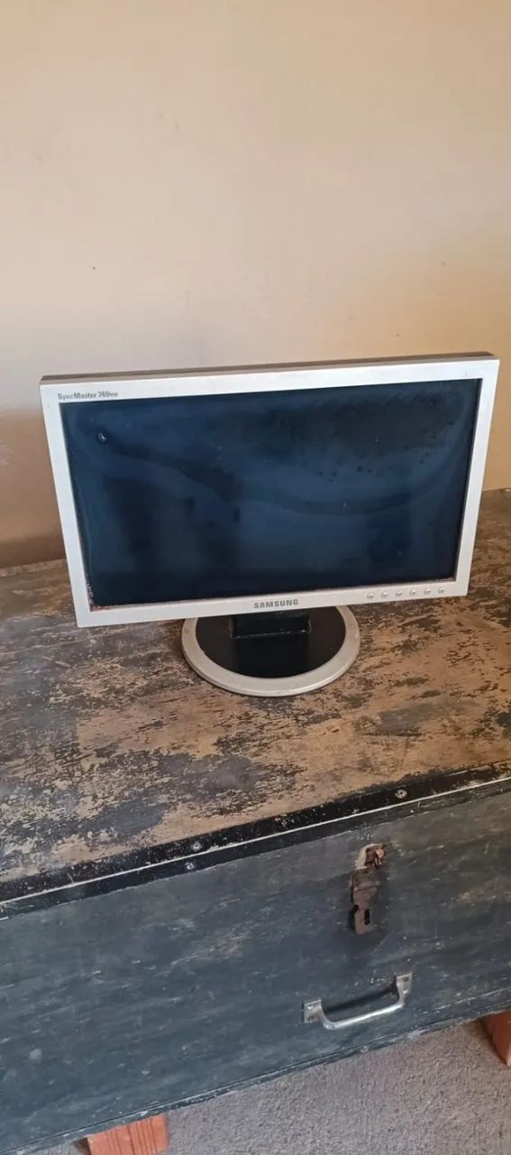 Lote de 4 Monitores para Peças / Sucata / Sem Teste - Foto 2