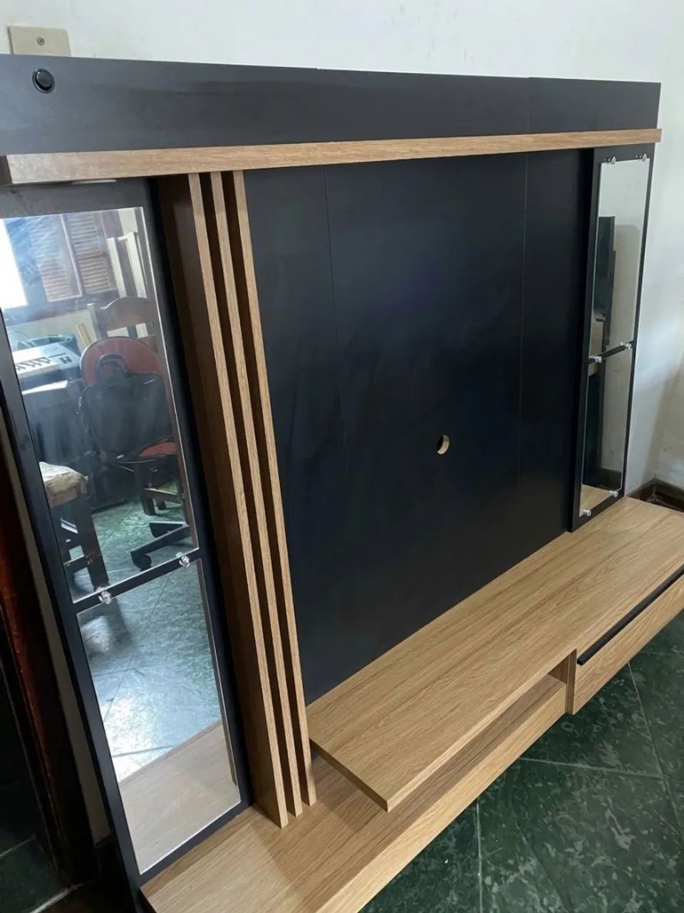 Painel para TV até 55 polegadas com LED + prateleira de vidro - 160 x 136 - Foto 3
