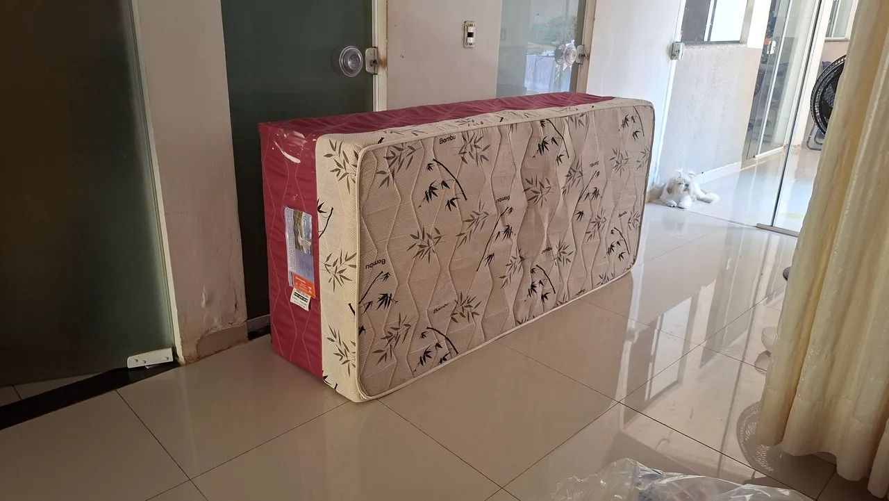 Cama de Solteiro em otimo estado!