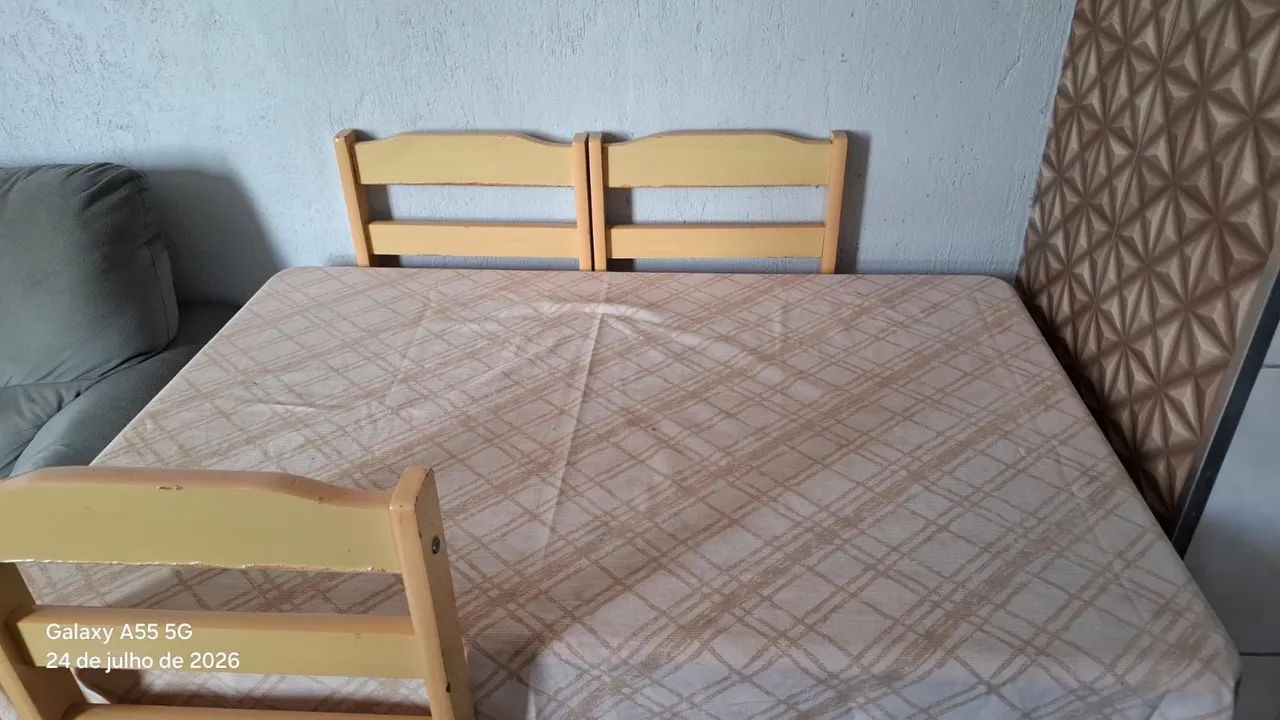 Vendo mesa e 4 cadeira - Foto 2
