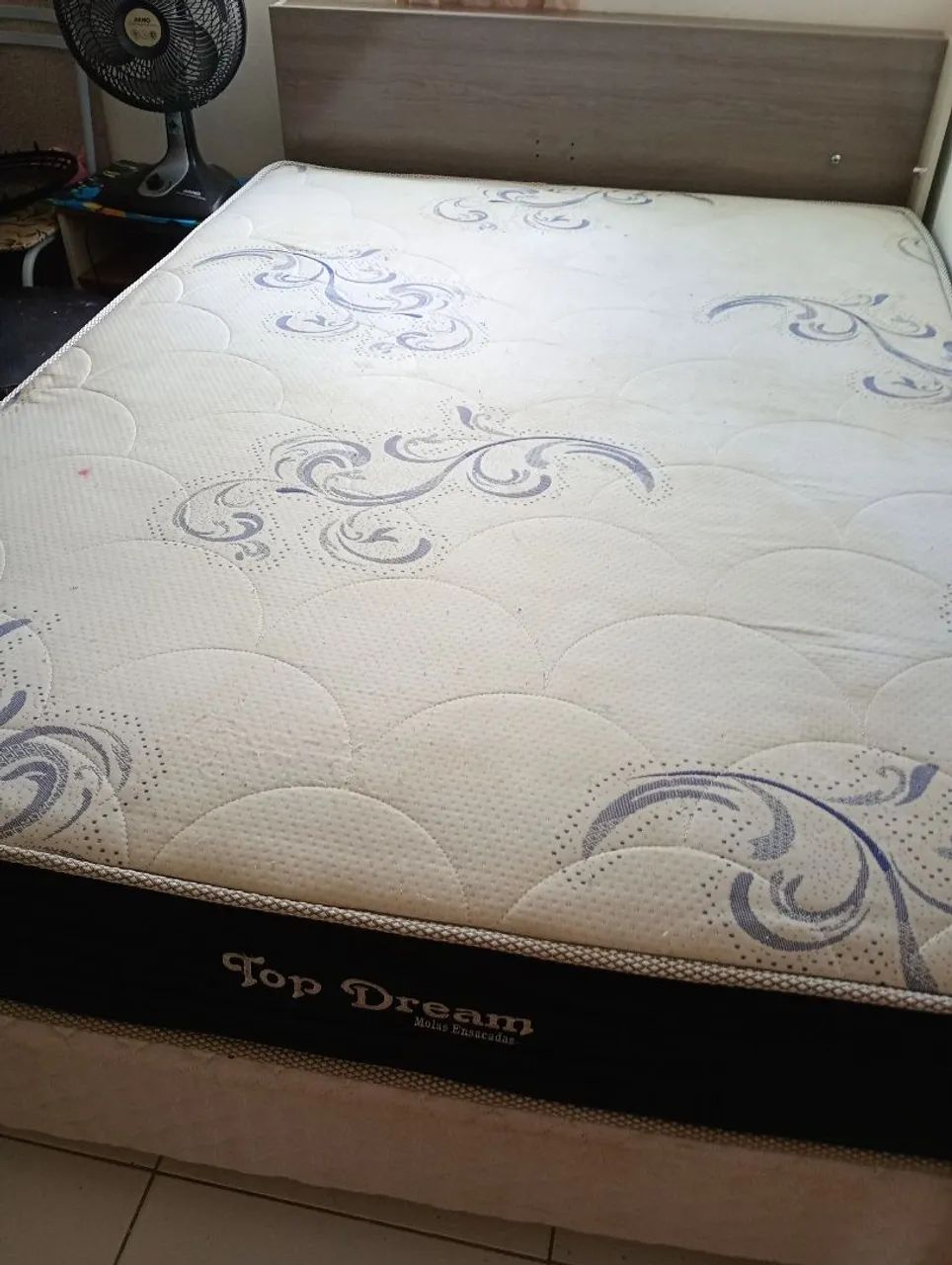 Cama box de casal (base +colchão).