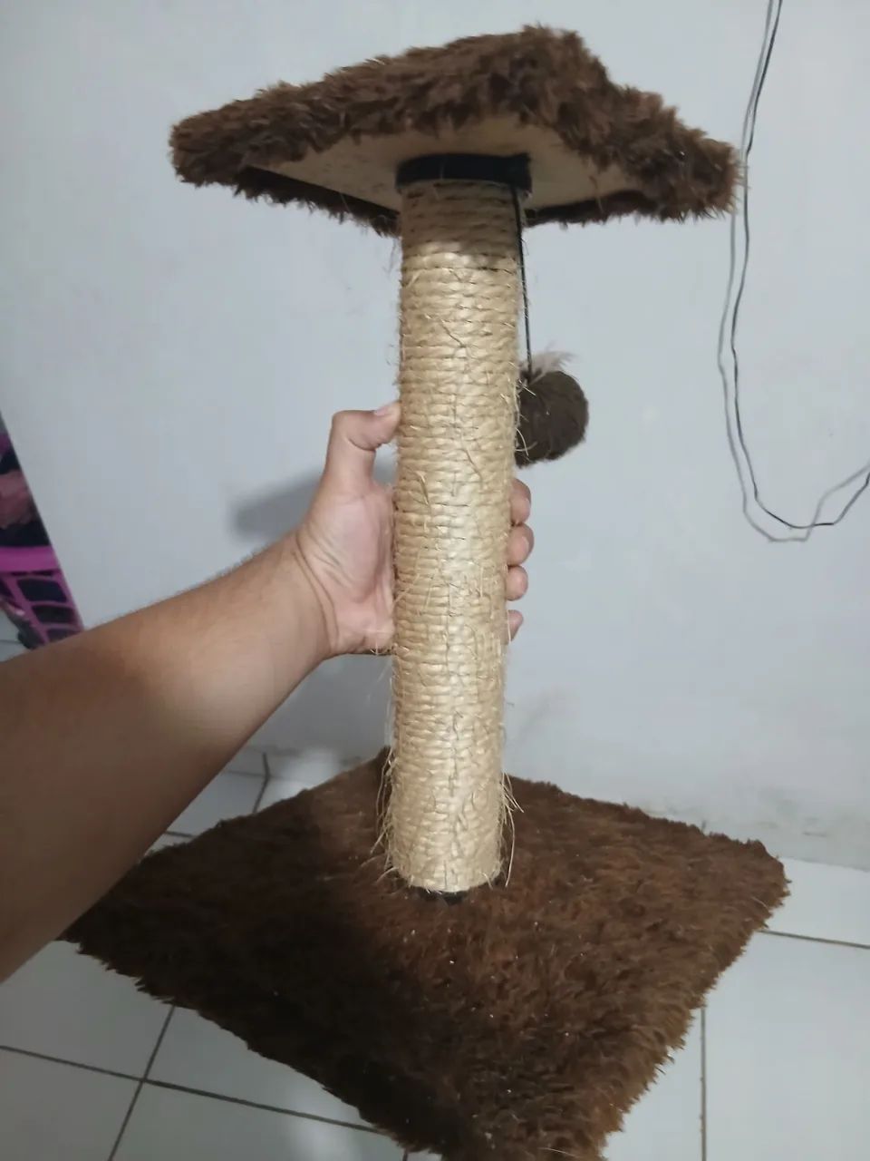 Vende-se arranhador de gato
