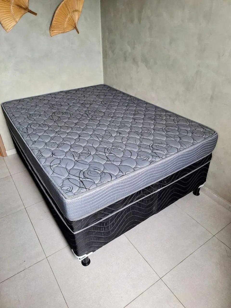 Vende-se Cama Box Casal com Base + Colchão. 