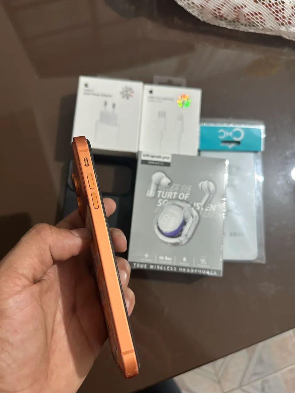 Iphone 11 na carcaça  17 pro  - Foto 2