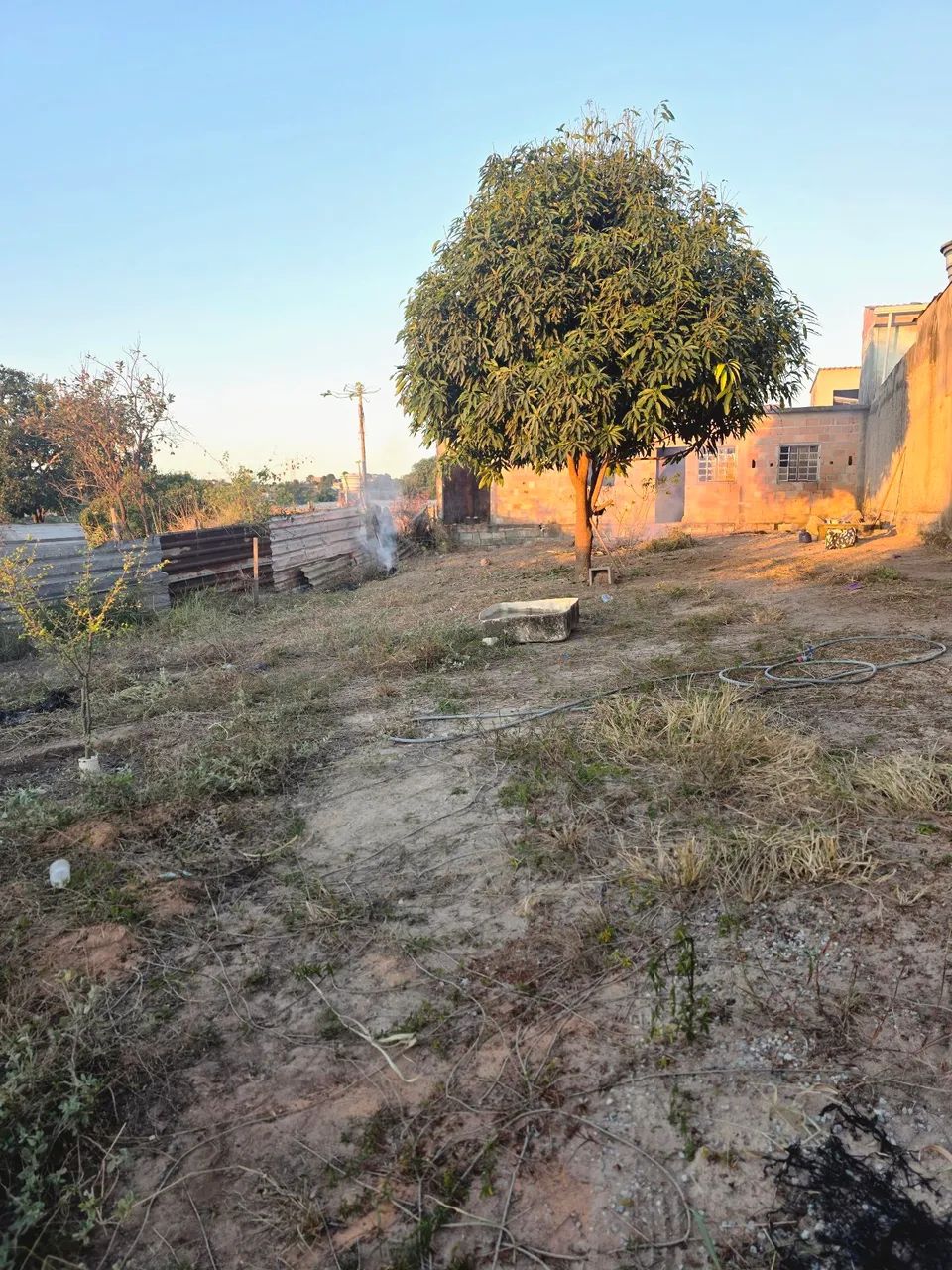 Vende-se lote de 360 m² com construção - Foto 3