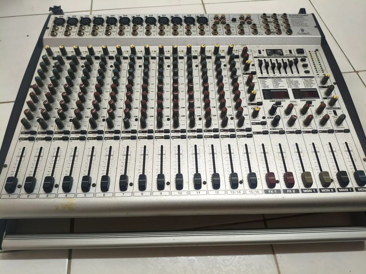 Mesa Behringer Europower PMH5000 - Foto 4
