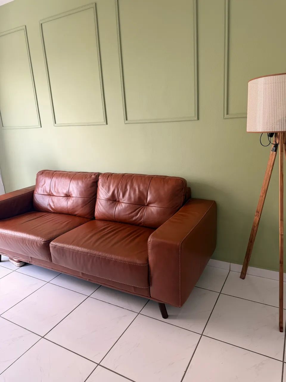 Sofá couro legítimo 