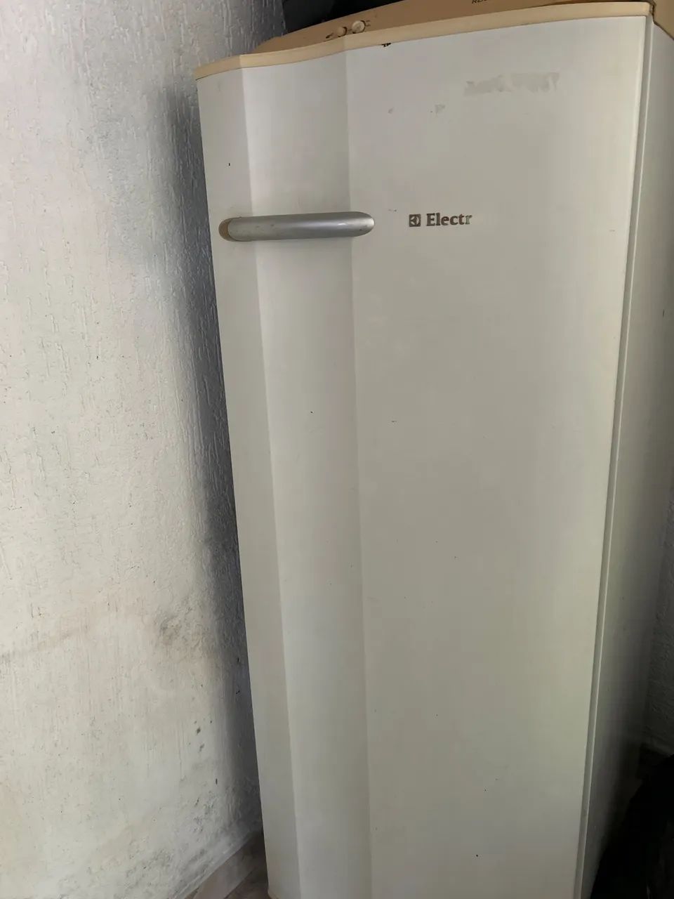 Doação Geladeira Electrolux 