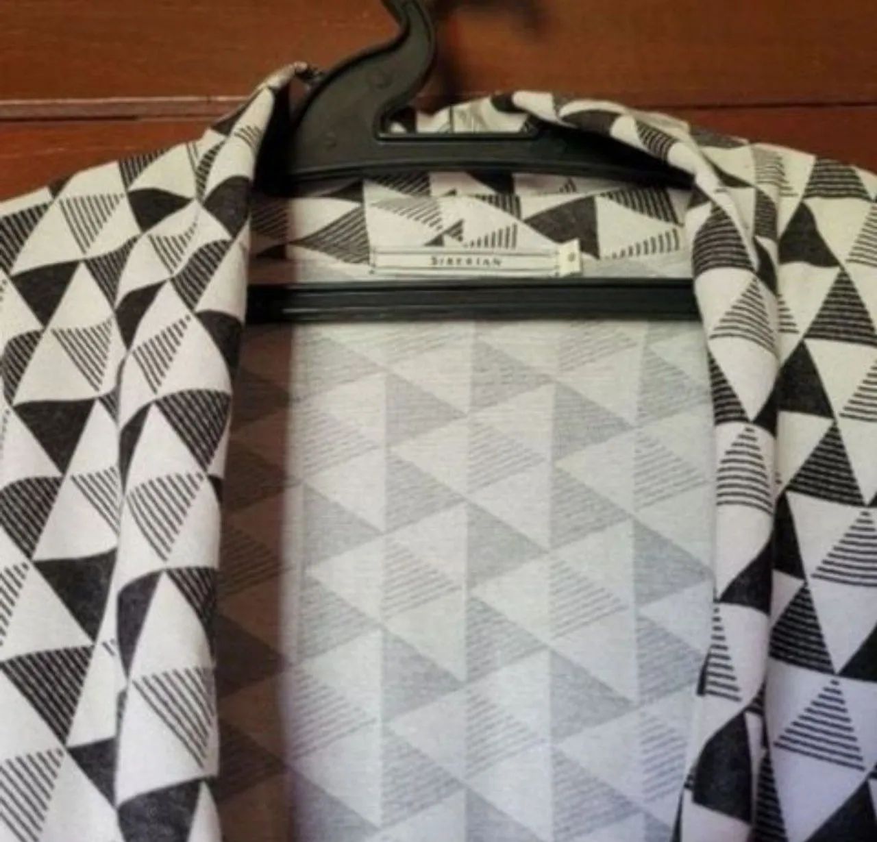 Blusa Transpassada Siberian Geométrica - Tam G - Foto 3