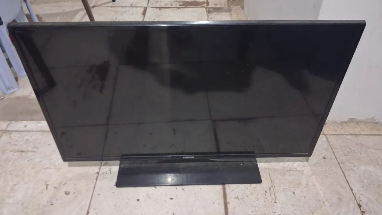 2 Tvs com defeito para retirada de peças  - Foto 3