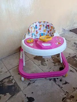 Vende-se andadeira 