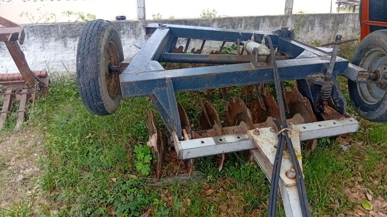 Grade aradora hidráulico 