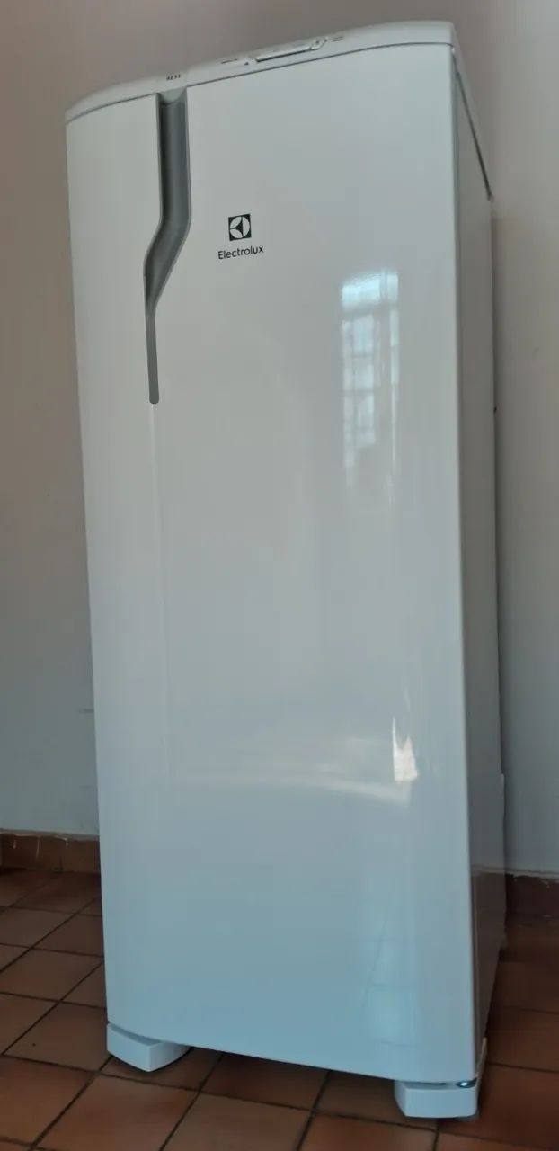 Refrigerador Eletrolux 240 Lt