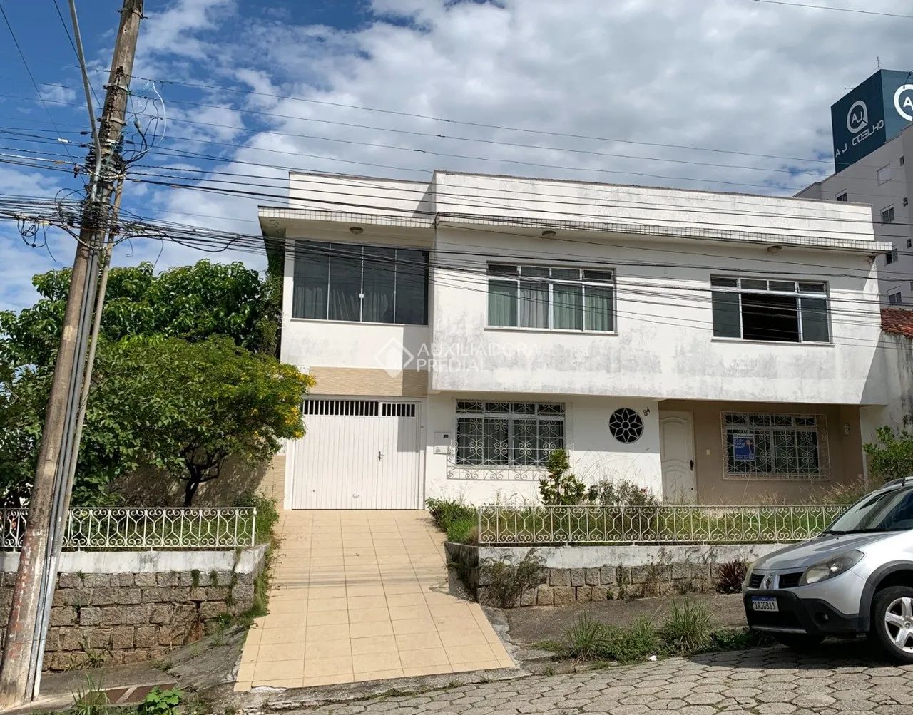Casa de Esquina com 700 m² e Potencial Residencial ou Comercial - Foto 2