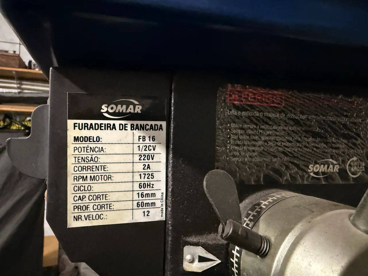 Furadeira de bancada com bancada semi nova - Foto 4