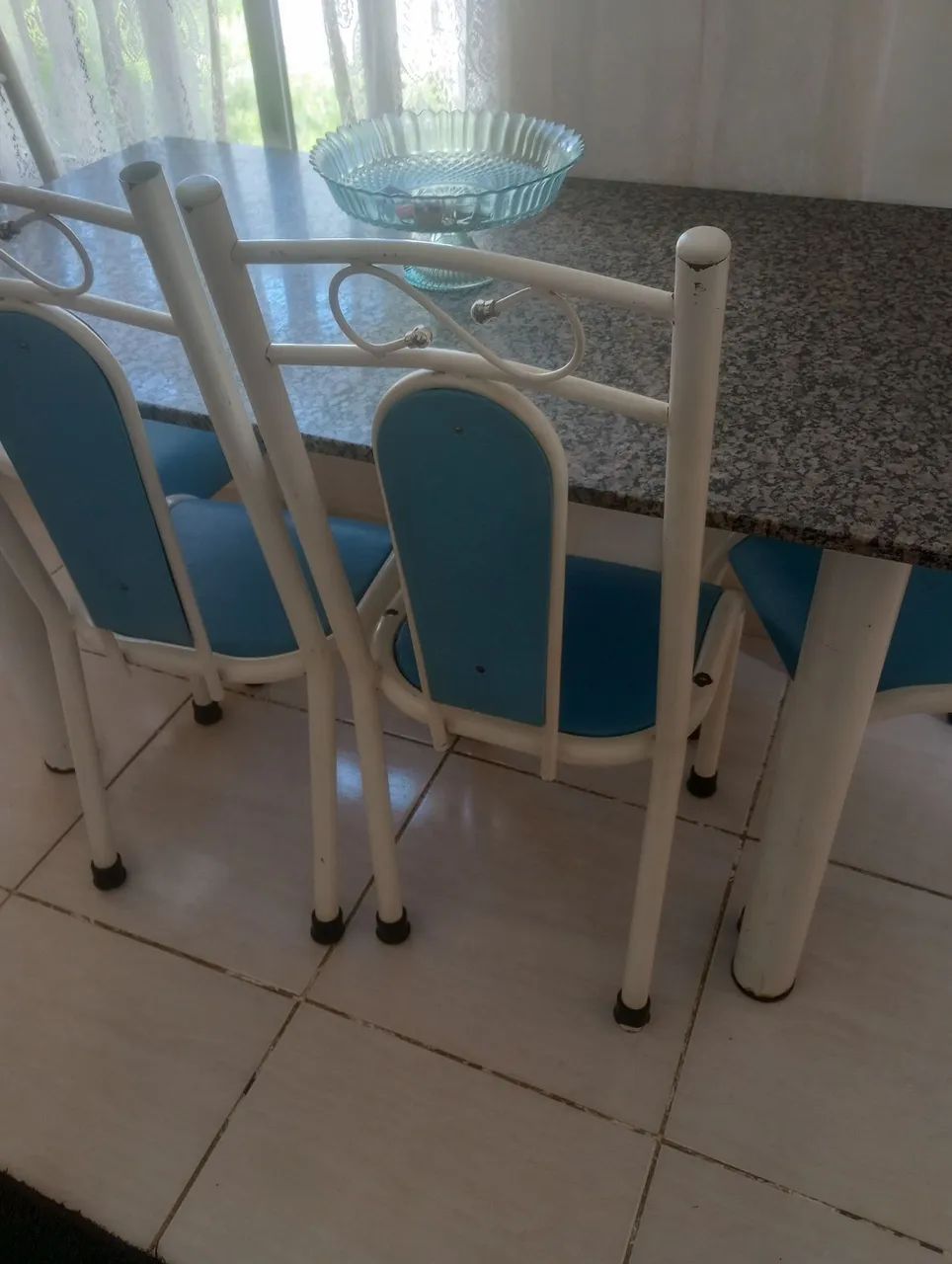 Mesa de granito com 4 cadeiras - Foto 2
