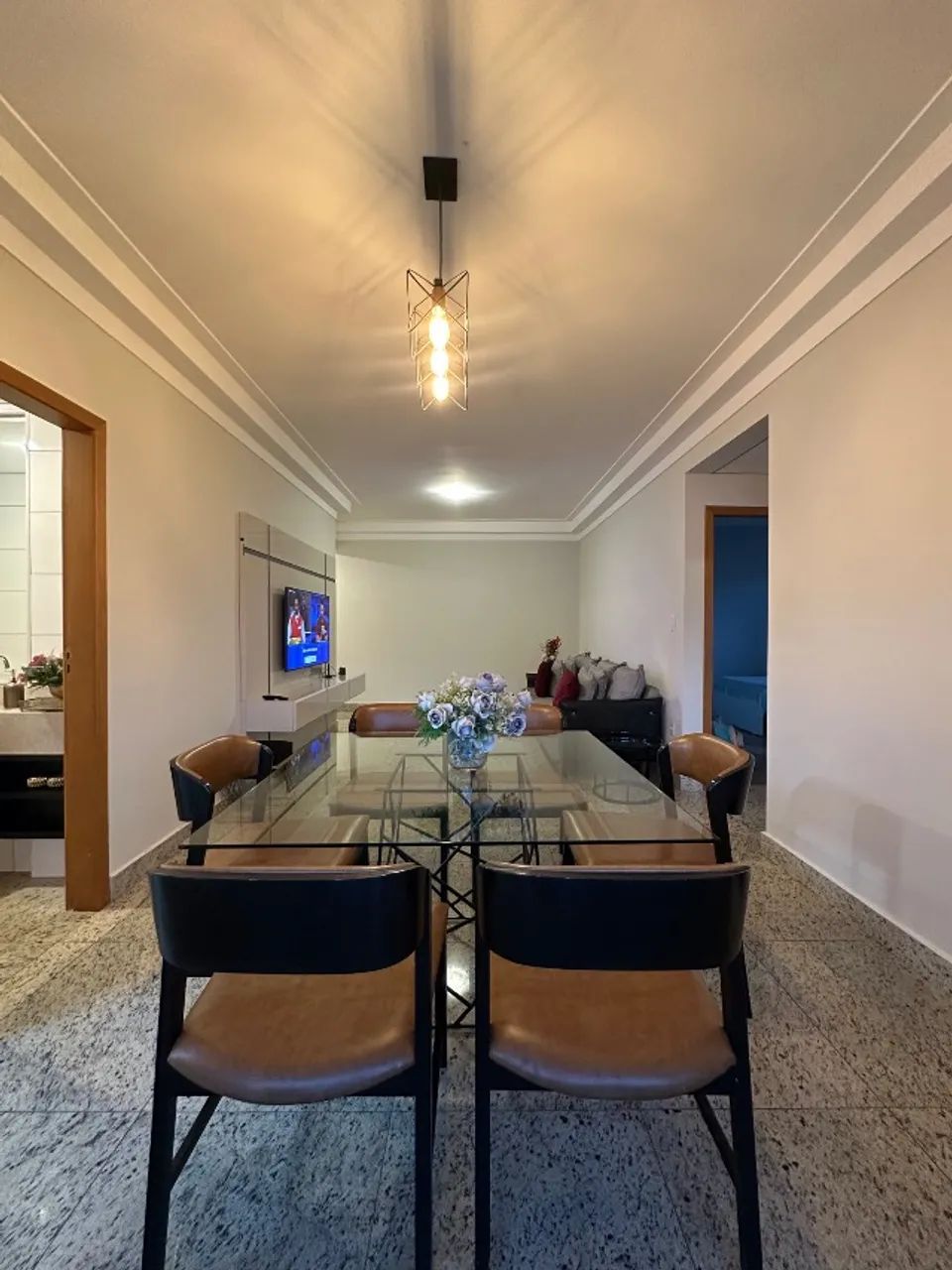 Luxury dining table with 6 chairs!65570225247747123