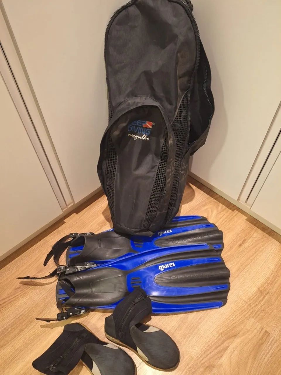 Nadadeira de Mergulho Mares - com bota e mochila - Foto 2