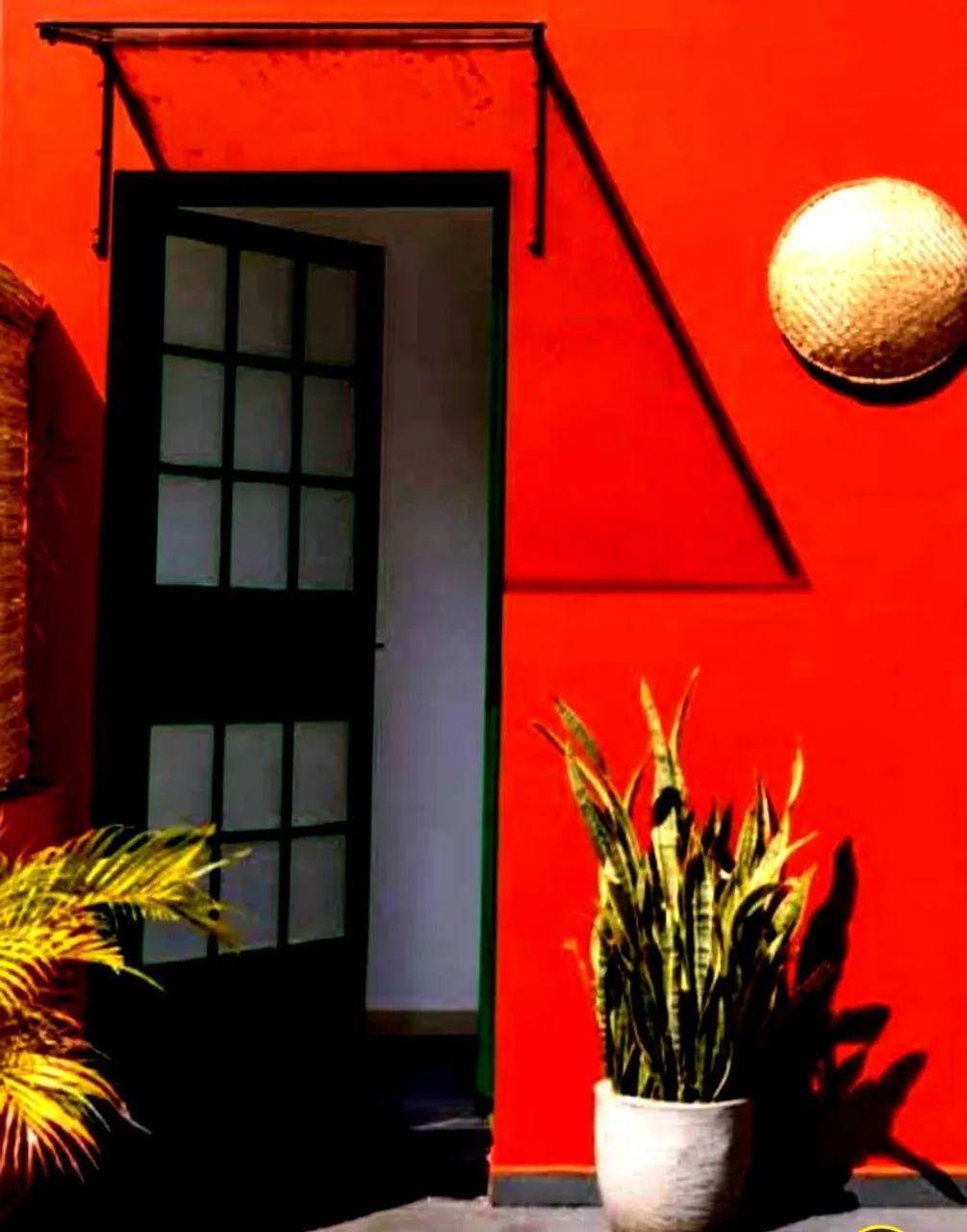 Aluga casa de fundos  bem localizado 
