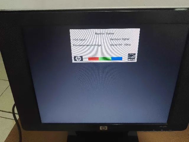 Monitor HP 17 W17e Usado
