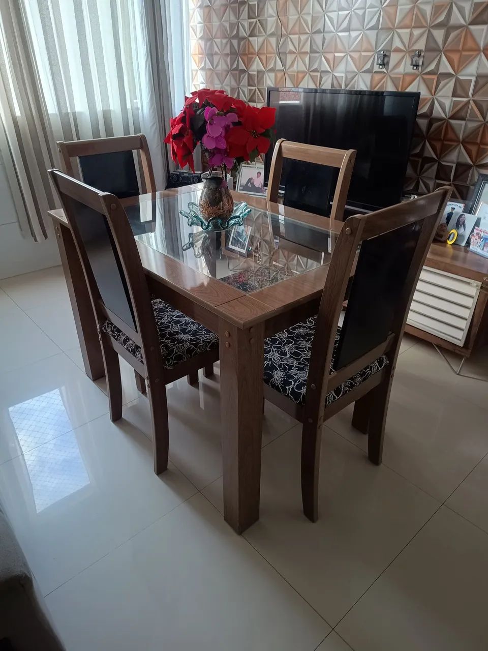 CONJUNTO MESA COM 4 CADEIRAS - Foto 2