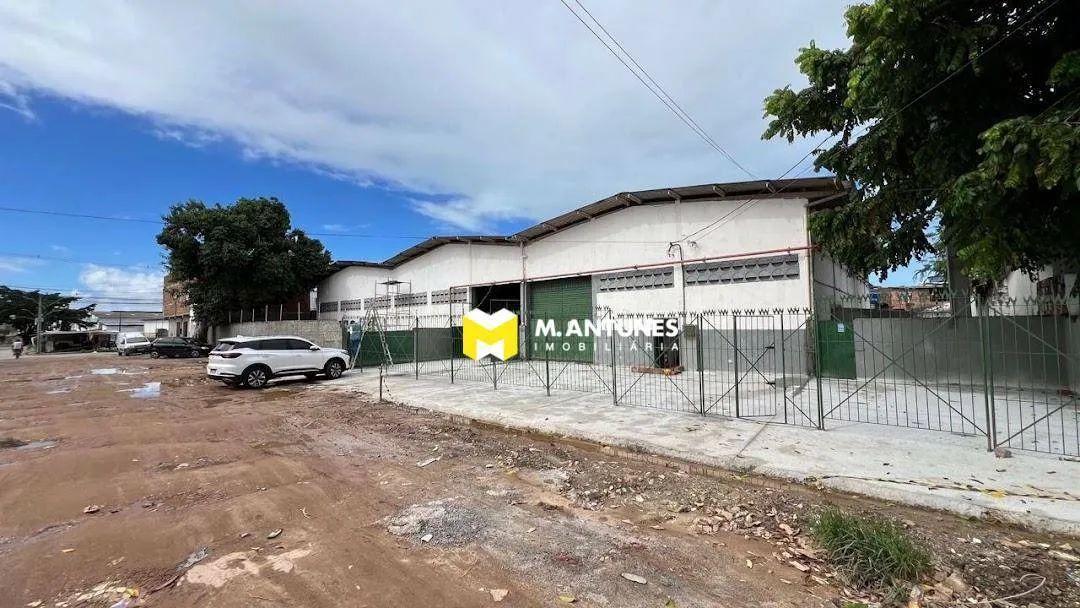 Galpão para Locação com 1.100m² + área externa, na Imbiribeira