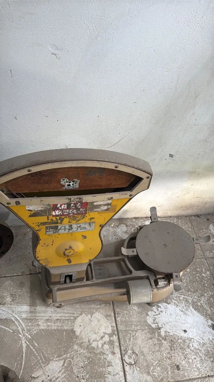 balança mecânica comercial antiga da marca Alfa - Foto 2